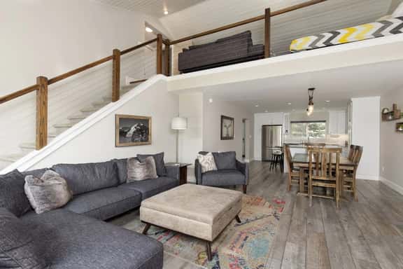 Gorgeous Vacation Chalet: Hot Tub, Wood Stove - Image 1