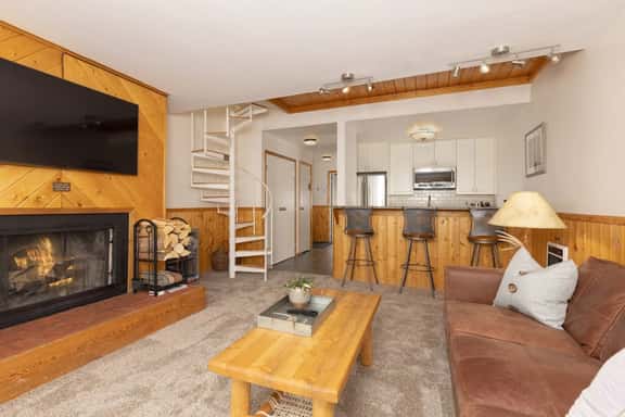Cozy Slope-Side Stillwater 2 Bedroom #1025 Resort Base Area - Image 1