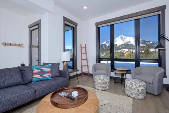 Magnificent Home, Views of Lone Peak, Hot Tub - Image 1