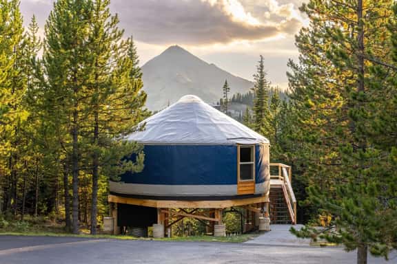 Beehive Basin Yurt: Stunning Mountain Views, Private Hot Tub - Image 1