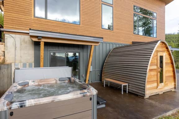 Outstanding Views - Hot Tub, Sauna - Image 3